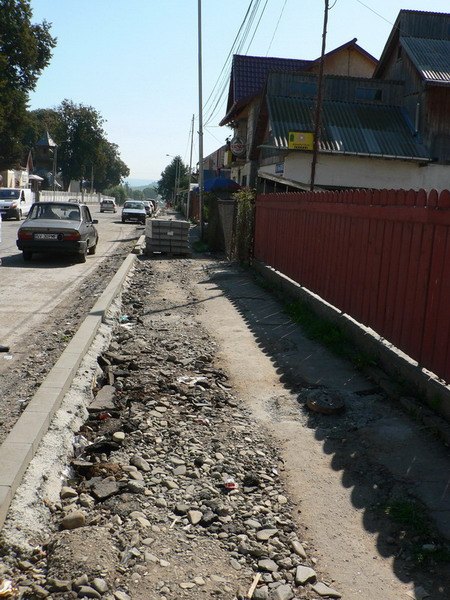 4 lucrai trotuar str. Armatei5.jpg